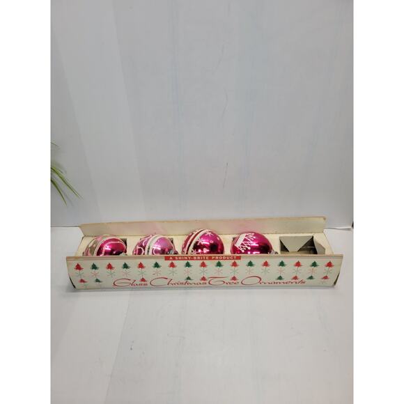 5 MCM Vintage Christmas Tree Ornaments, Assorted Stenciled Pink Bulbs - Picture 1 of 4